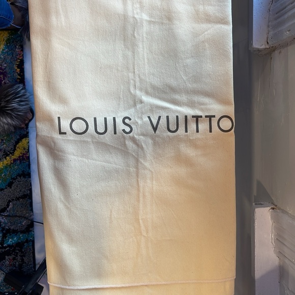 Louis Vuitton Shoulder Bag Monogram Mahina XL Black - Picture 11 of 11